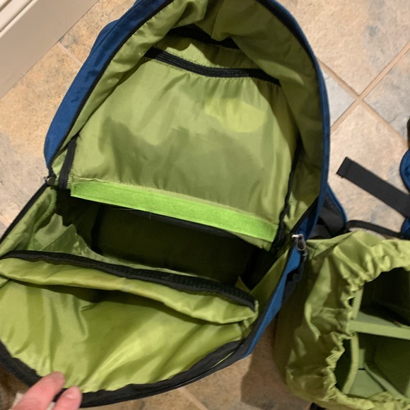 Medium Camera Backpack - Picture 5 of 6